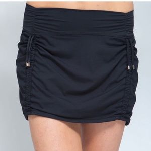 Yaffa Cinch-Up Skort • Black • Medium